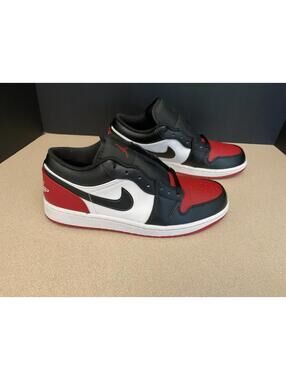 New! Mens Nike Air Jordan 1 Low Bred Toe Leather Athletic Shoes. Size 10.5. Nice